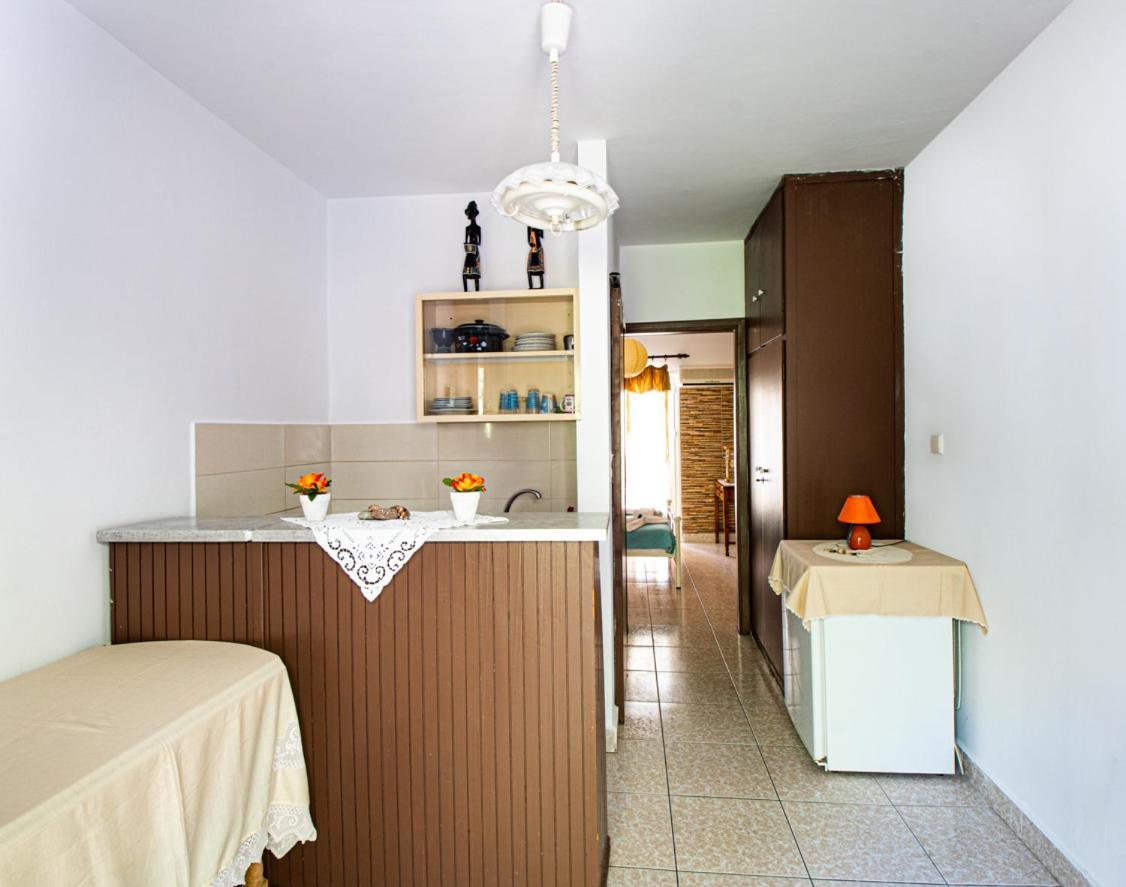 Lions Apartments Poros Town Ngoại thất bức ảnh