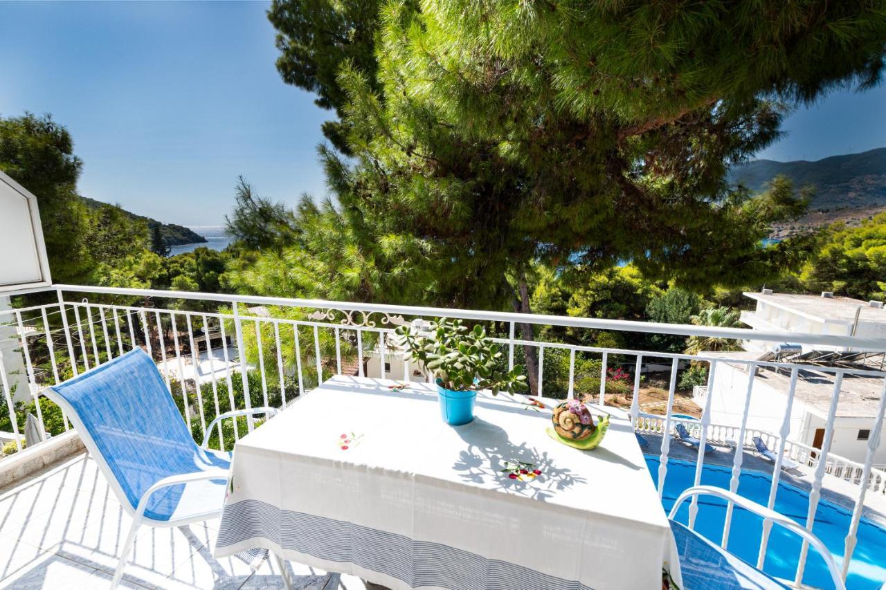 Lions Apartments Poros Town Ngoại thất bức ảnh