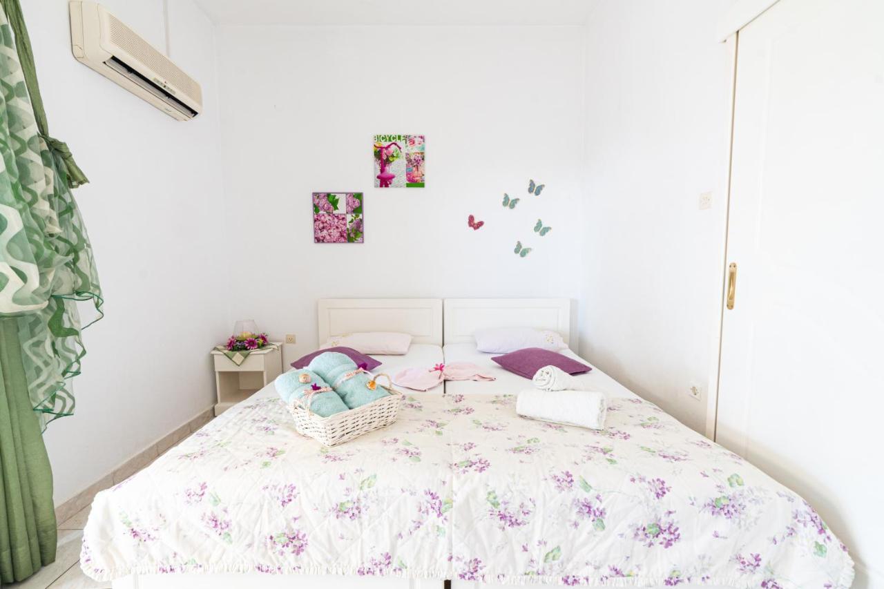Lions Apartments Poros Town Ngoại thất bức ảnh