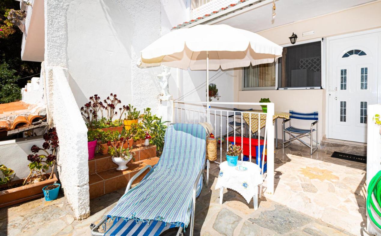 Lions Apartments Poros Town Ngoại thất bức ảnh