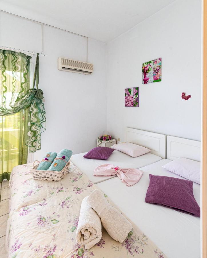 Lions Apartments Poros Town Ngoại thất bức ảnh