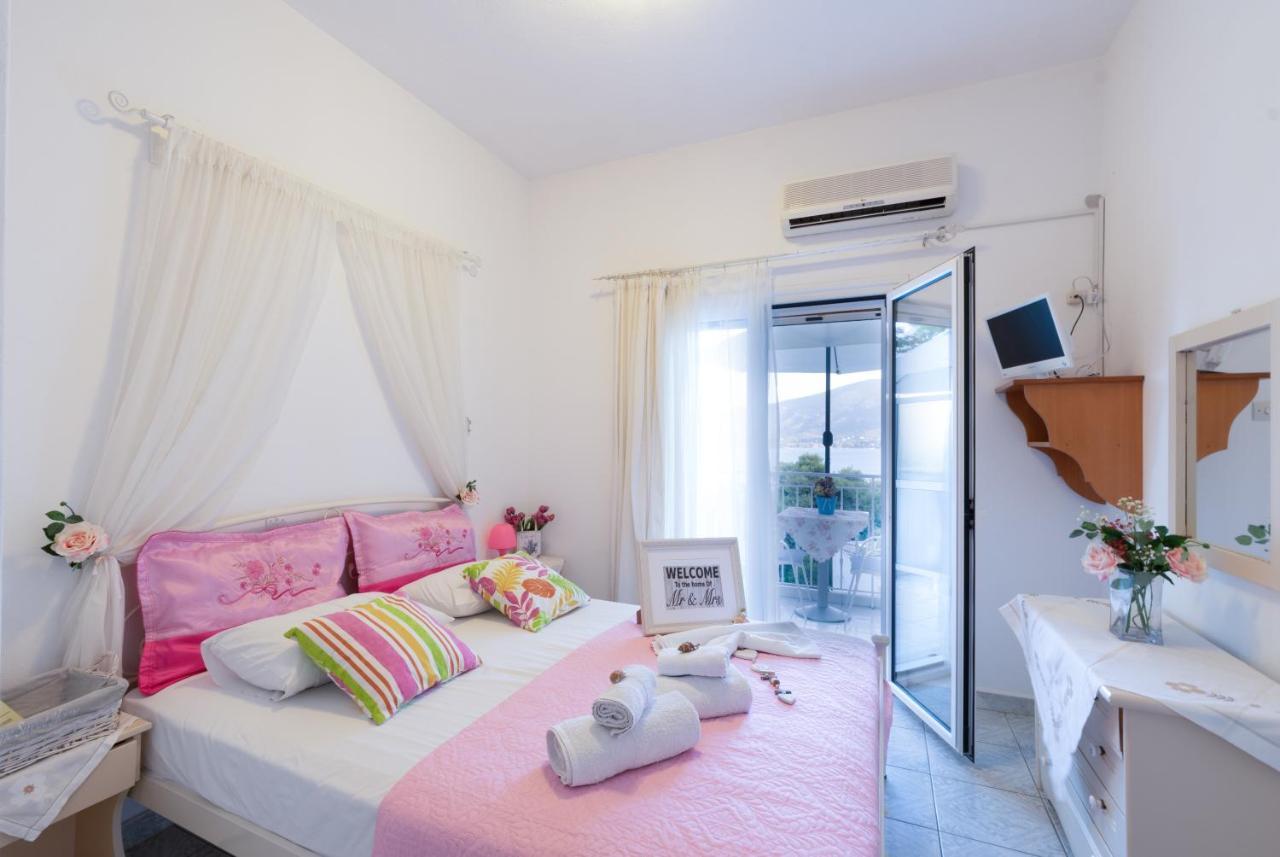 Lions Apartments Poros Town Ngoại thất bức ảnh